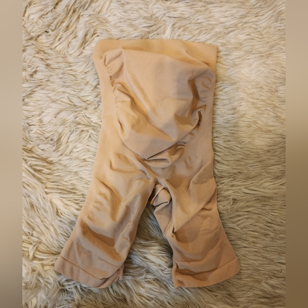 Bundle of 2 NWOT SKIMS SCULPTING MATERNITY SHAPEWEAR